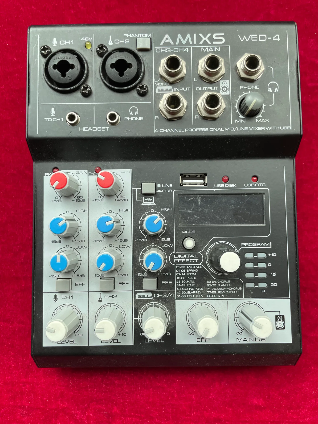 AMIXS WED-L4 black 4-channel mini mixer front panel
